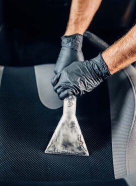 How-to-clean-car-without-water-stain-body-a-100620211030-1024x640.jpg